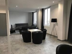 Posedenie v ubytovaní Appartement 10 pers face gare SNCF Appart Hotel le Cygne A