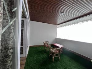 A seating area at The Sherpa's Abode