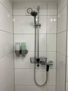 Ένα μπάνιο στο Komfortables Apartment in der Nähe der Messe +21 φωτογραφίες