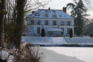 Château de Pommeuse v zimě