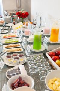 Makanan di atau berdekatan hotel