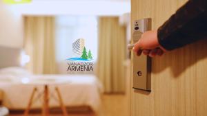 Voodi või voodid majutusasutuse Vanadzor Armenia Health Resort & Hotel toas
