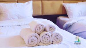 Voodi või voodid majutusasutuse Vanadzor Armenia Health Resort & Hotel toas