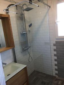 Łazienka w obiekcie St Vélodrome 3 chambres parking 8 couchages neuf