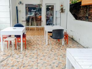 Patio nebo venkovní prostory v ubytování Homestay Awal Fajar Syariah Bulukumba
