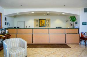 The lobby or reception area at Lamplighter Inn & Suites