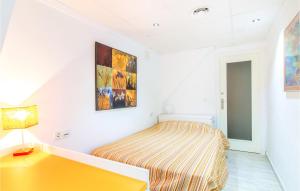 Łóżko lub łóżka w pokoju w obiekcie Stunning Apartment In Águilas With Wifi