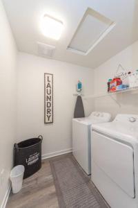 Fotografie z fotogalerie ubytování Modern Decor & Style KING bed Wifi with Garage v destinaci Spokane