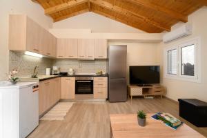 A kitchen or kitchenette at Ileana -Marina studio 2