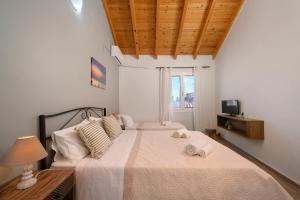 A bed or beds in a room at Ileana -Marina studio 2