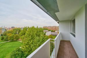 Balkón alebo terasa v ubytovaní Stylish Kwiska Apartment Wrocław by Noclegi Renters