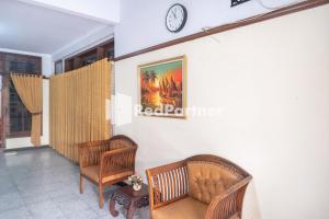 Posezení v ubytování Athaya Hotel Syariah near UGM Yogyakarta Mitra RedDoorz