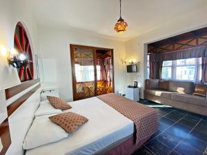 En eller flere senge i et værelse på Zehra Tatil Köyü- Halal All Inclusive + 127 billeder