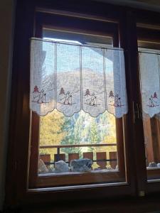 A general mountain view or a mountain view taken from Az apartmant