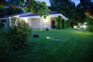 Zahrada ubytování Charming villa in Alvignano with private pool