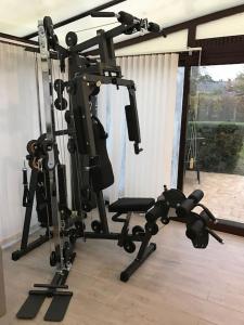 Centrum fitness w obiekcie Maison tout confort en Touraine 4 chambres