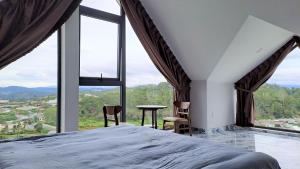 Nespecifikovaný výhled na hory nebo výhled na hory při pohledu z hotelu