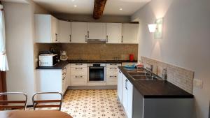 Foto dalla galleria di Charming House & Garden in Rochefort - Boules & Terraceb a Rochefort