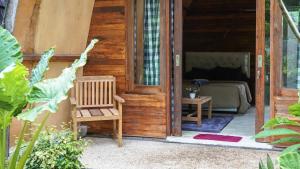 Ein Garten an der Unterkunft Lullabi Lumbung Villa