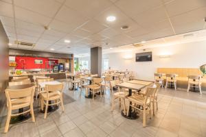 Restaurace v ubytování B&B HOTEL Lyon Sud États-Unis