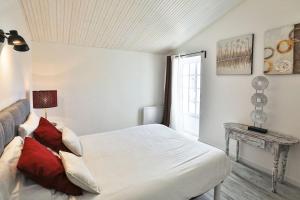 Posteľ alebo postele v izbe v ubytovaní Le Cosy T2 hypercentre ! Parking inclus et la plage à 2 min ! + 29 fotografií