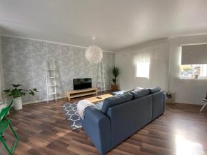 TV a/nebo společenská místnost v ubytování Welcome to two rooms apartment in central Tibro