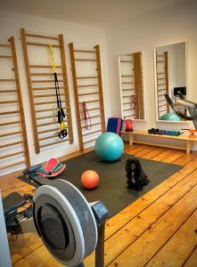 Fitness centrum a/nebo fitness zařízení v ubytování -- La main à la pâte --