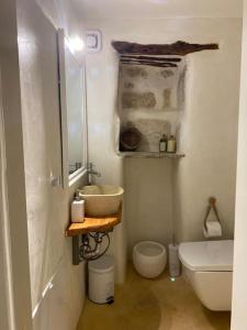 Ένα μπάνιο στο Little cellar
