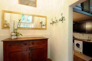A kitchen or kitchenette at Residenza Branca Della Ripa