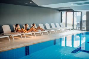 Bazen u ili blizu objekta Hotel Crni Vrh