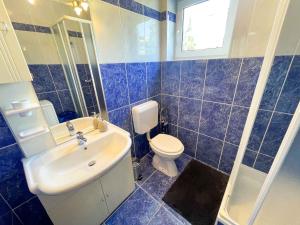 Kúpeľňa v ubytovaní Apartment in Crikvenica 43069 + 9 fotografií