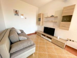 Televízia a/alebo spoločenská miestnosť v ubytovaní Apartment in Crikvenica 43069