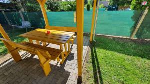 A garden outside Holiday home in Balatonmariafürdo 43119