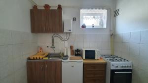 Kuchyňa alebo kuchynka v ubytovaní Holiday home in Siofok - Balaton 43127