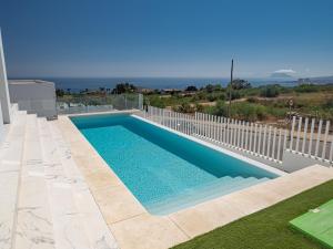 Basen w obiekcie Villa Eliseo - private pool and sea views I 2400 lub w pobliżu