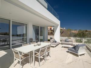 Balkon lub taras w obiekcie Villa Eliseo - private pool and sea views I 2400