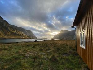 Fotografie z fotogalerie ubytování Romantic getaway cabin in Lofoten,daily boat access v destinaci Moskenes