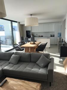 A kitchen or kitchenette at New apartment in Higueron West