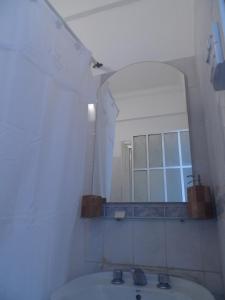 Alojarte Mendoza tesisinde bir banyo