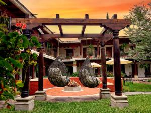 Aed väljaspool majutusasutust Hotel Cacique Real