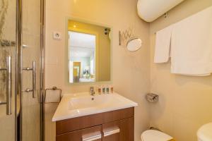 Zdjęcie z galerii obiektu Apartamento Gran Via III - Quinto Piso Sin Ascensor- w Madrycie