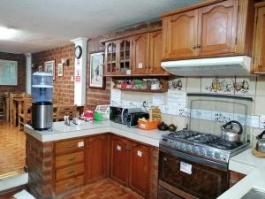 Η κουζίνα ή μικρή κουζίνα στο Hostal D´Mathias
