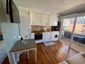 Kuchyň nebo kuchyňský kout v ubytování LOFT vistas playa jardin