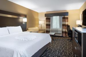 Letto o letti in una camera di Holiday Inn Poughkeepsie by IHG