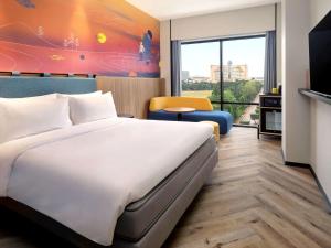 TV i/ili zabavni centar u objektu ibis Styles Semarang Simpang Lima