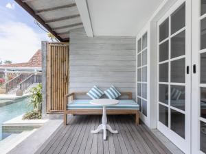 Kardia Resort Gili Trawangan A Pramana Experience的阳台或露台