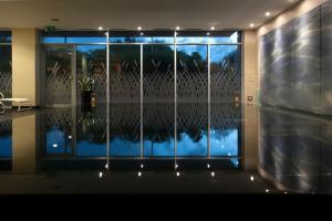 A piscina localizada em Captain's Club Hotel & Spa ou nos arredores