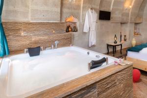 Koupelna v ubytování HacıAşık Konağı Butik Hotel