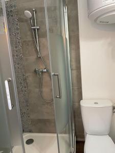 Kúpeľňa v ubytovaní T2 4 pers face gare SNCF Appart Hotel le Cygne 6