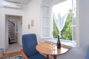 Posedenie v ubytovaní Apartman studio Stari Grad 2